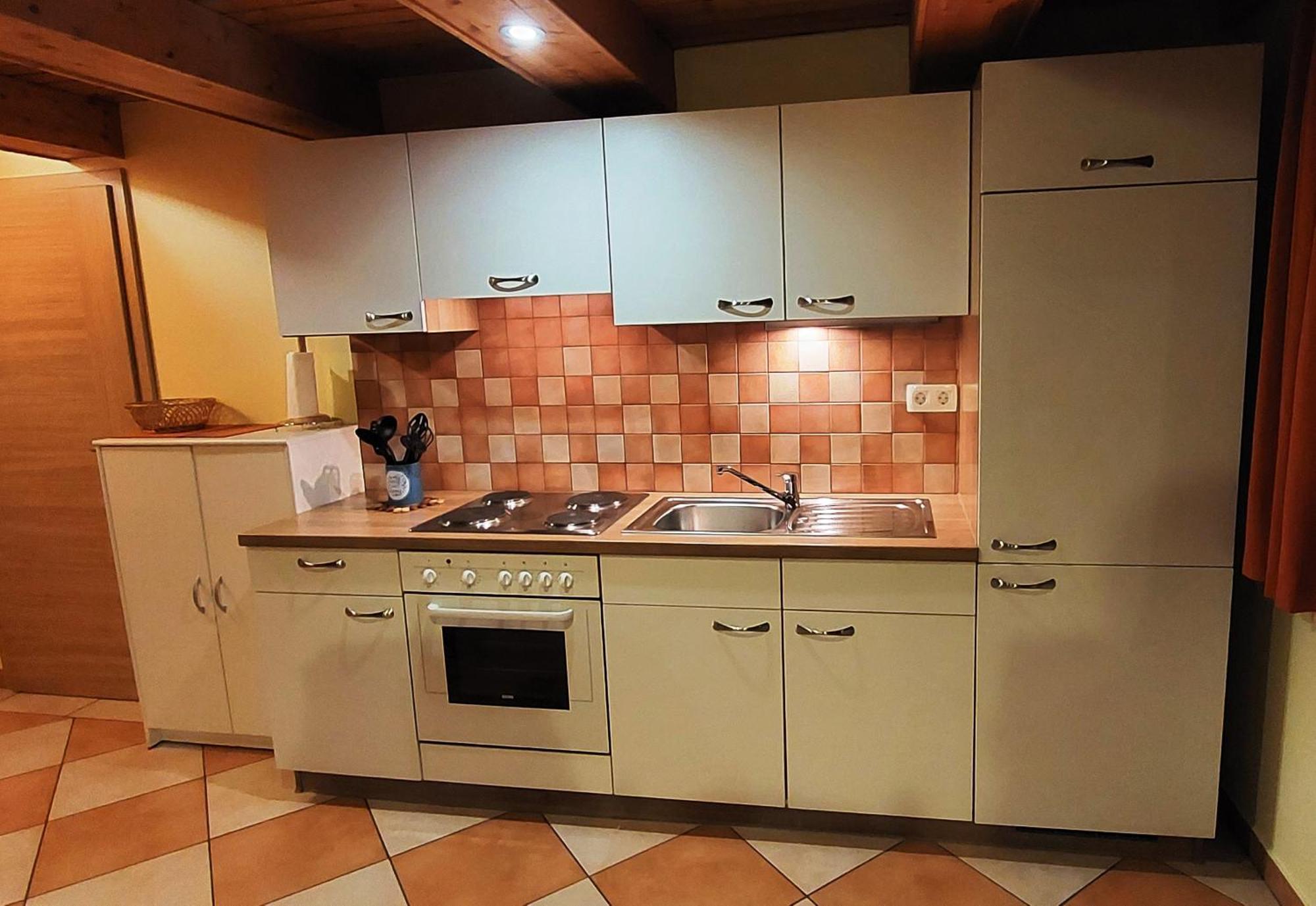 Apartments Oman كْرانْيِسكا غورا المظهر الخارجي الصورة